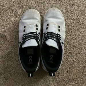 On Cloud Women’s Size 8